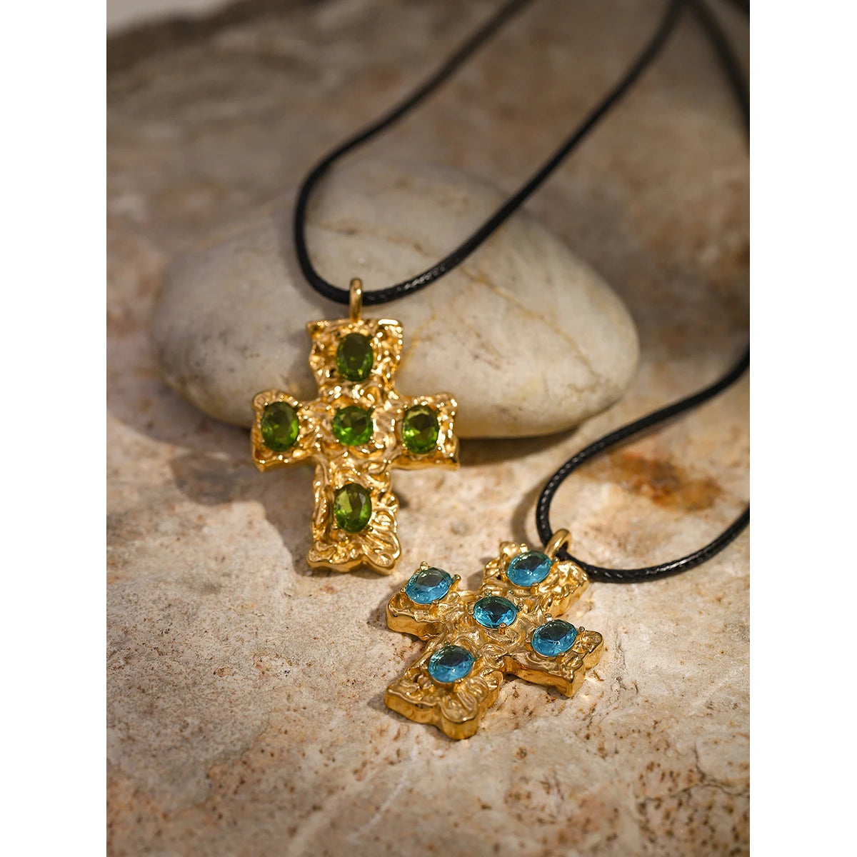 Three-dimensional Inlaid zirconia Cross Pendant