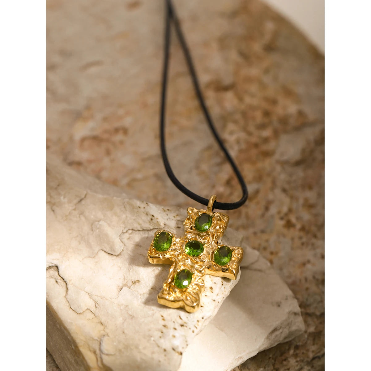 Three-dimensional Inlaid zirconia Cross Pendant