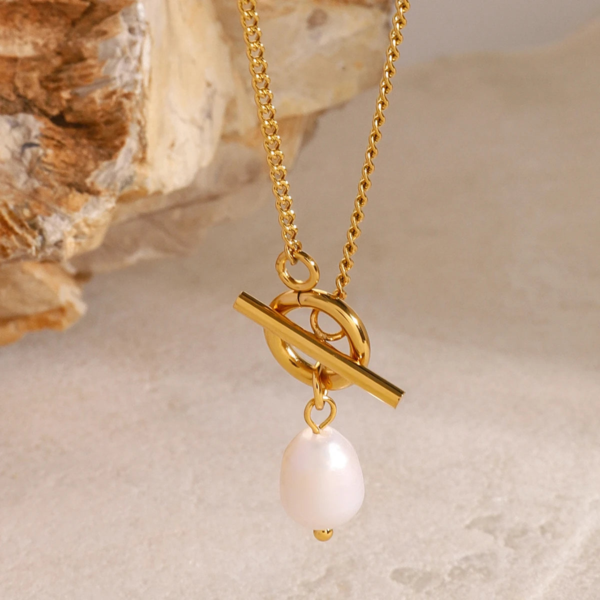 Minimalist Pearl Pendant Necklace