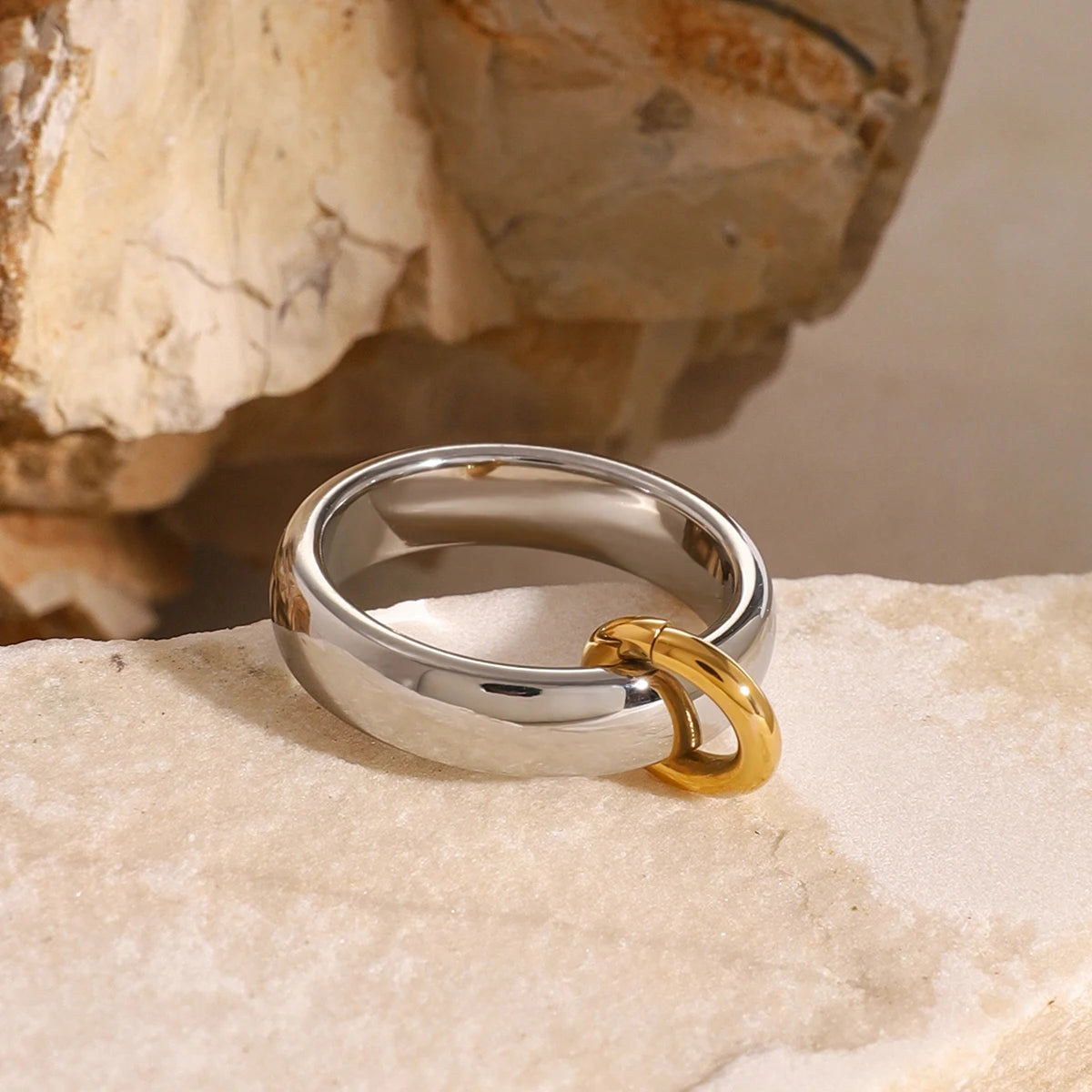 Single Hoop Dangle Dune Ring