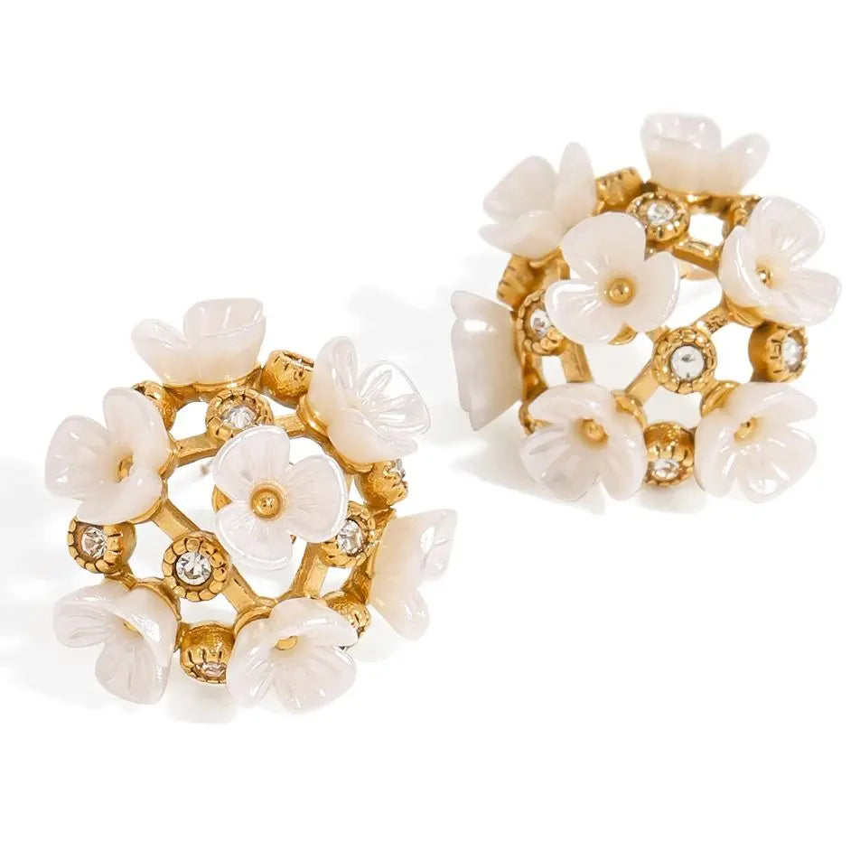 Imitation Shell White Flower Earrings