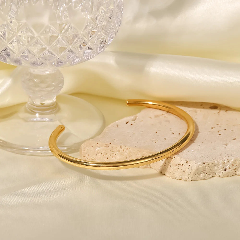 Spinelle Gem - classy and radiant, even without gemstones