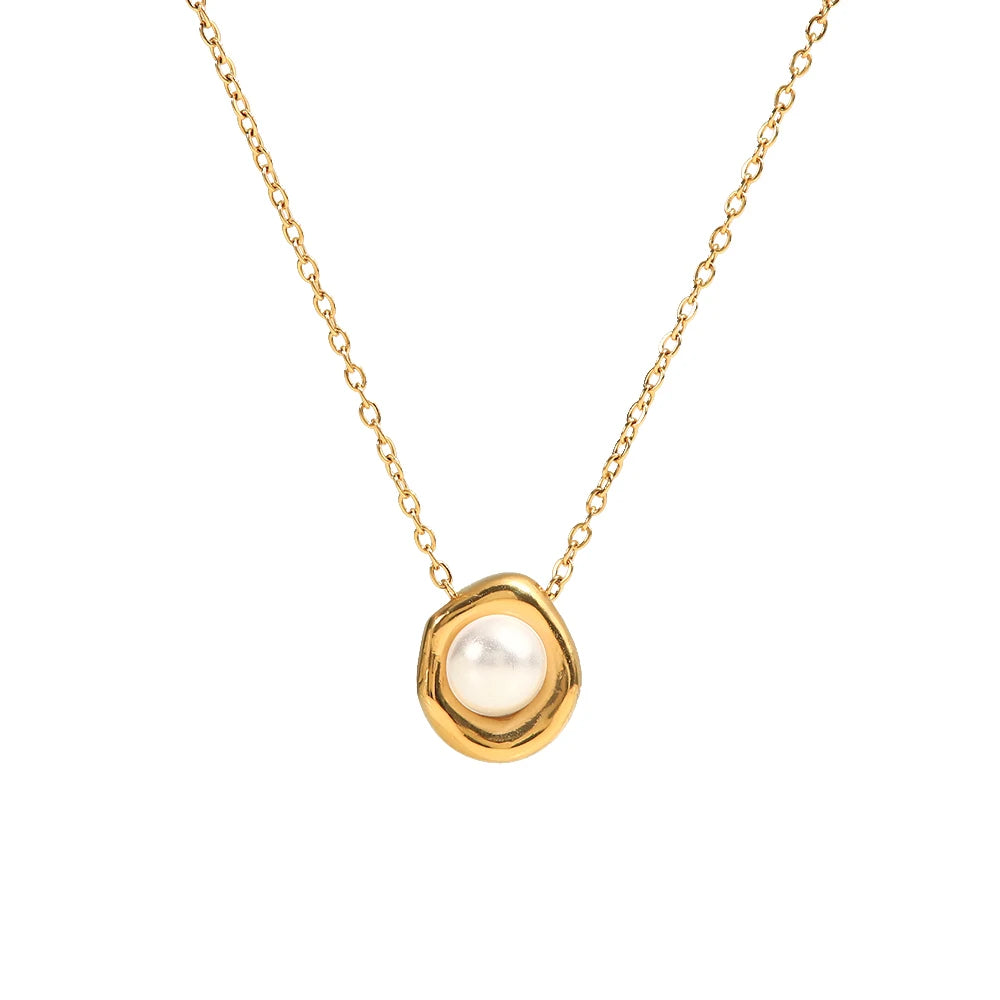 Sea-inspired classic Pearl Pendant Necklace