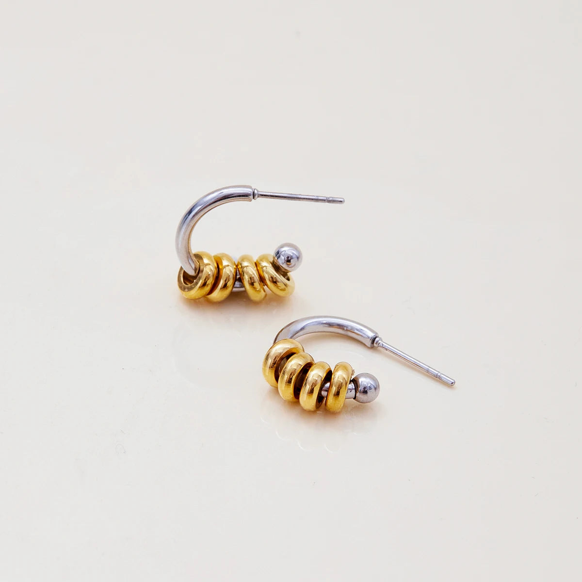 Circle Design Small C-Shaped Earrings