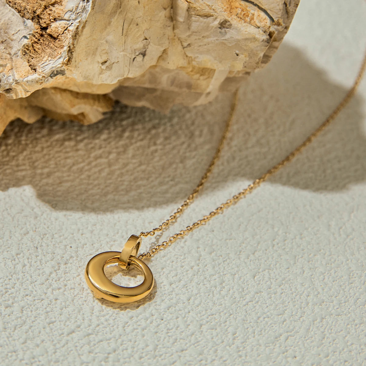 Luna Chain – Moon-inspired delicate Interlocking Pendant Necklace
