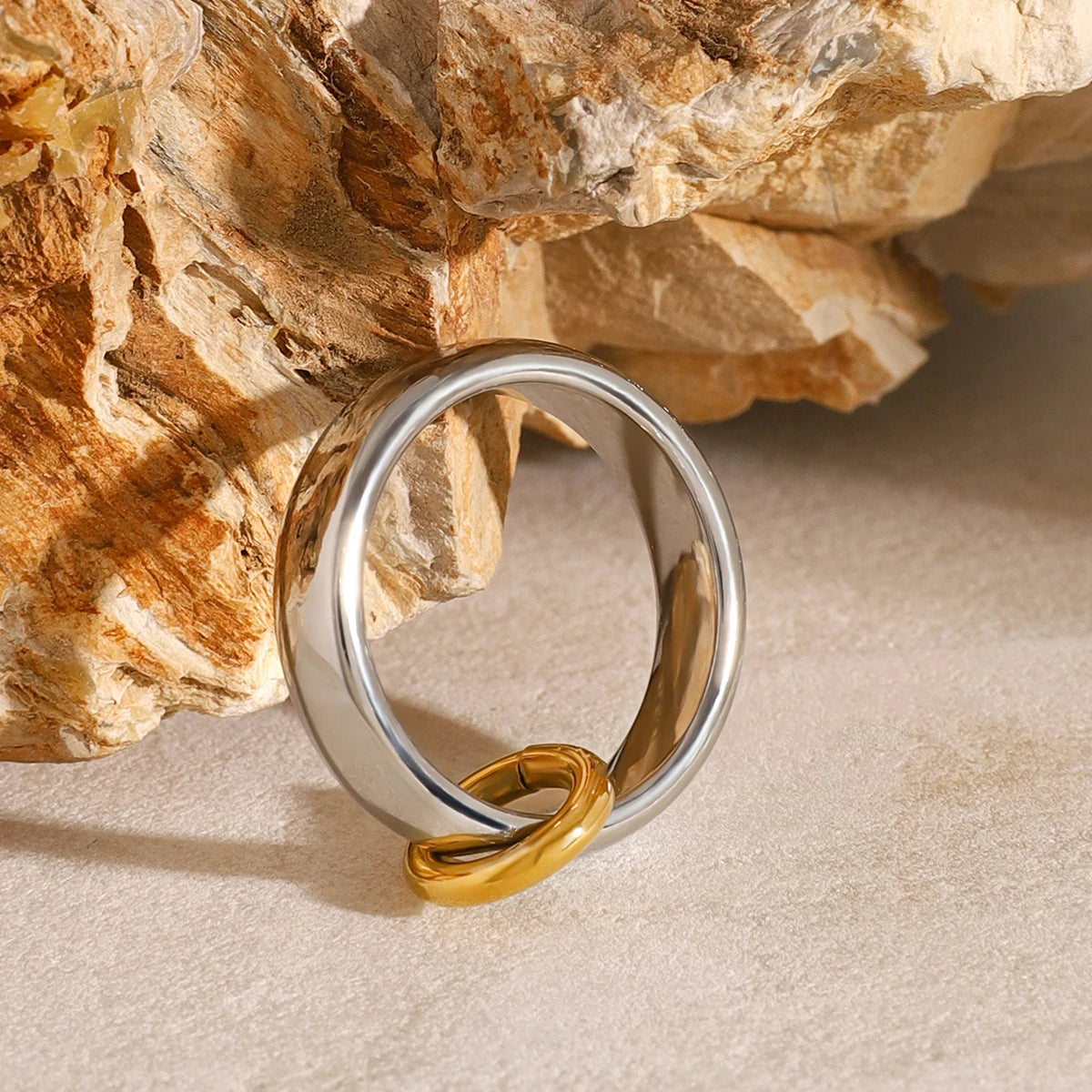 Single Hoop Dangle Dune Ring